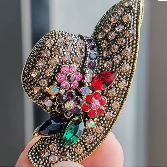 Opulent Vintage Gold Rhinestone Hat Brooch - Picture 4 of 4